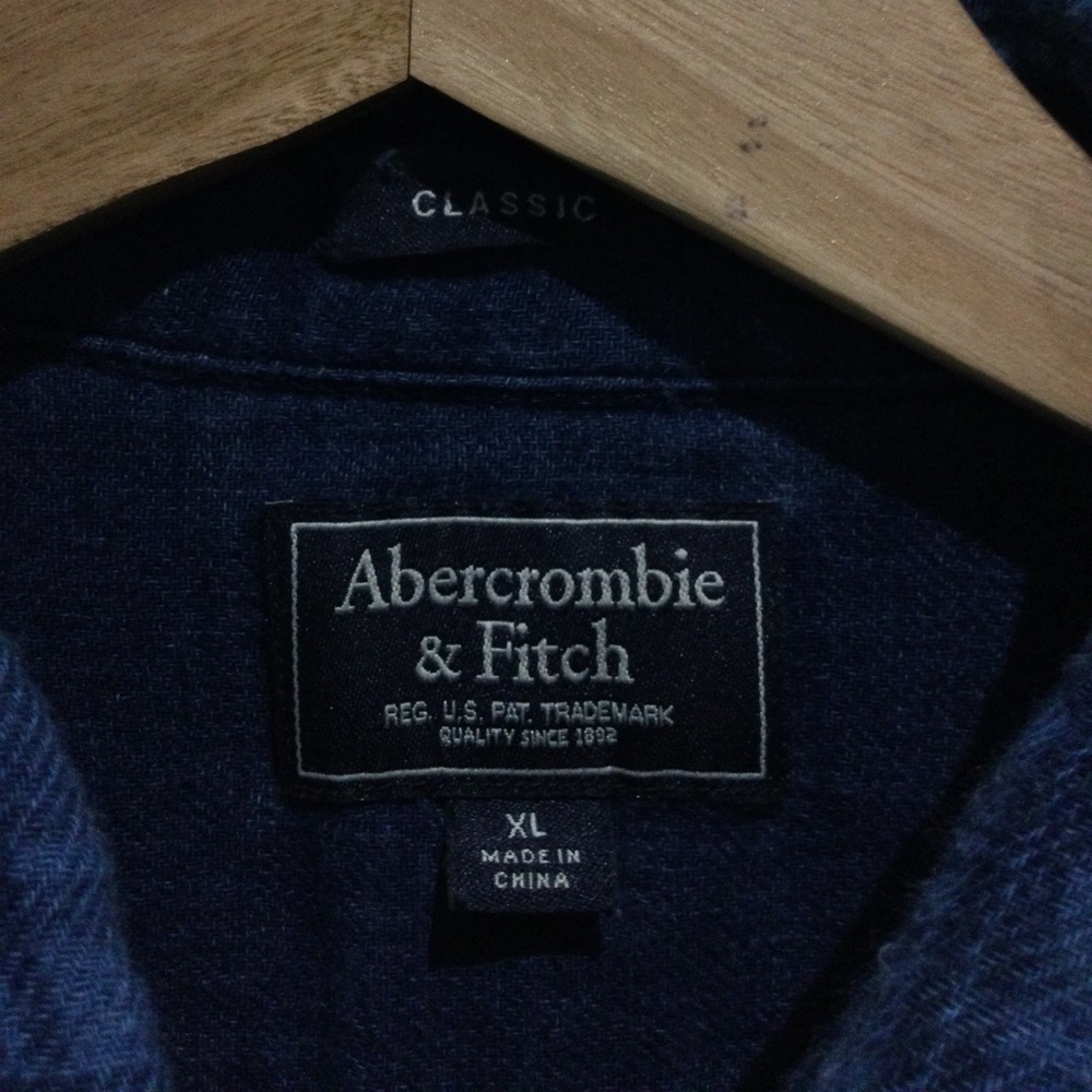 Arbercrombie & Fitch Flannel Blue Button Down Shirt with Collar - Picture 2 of 6